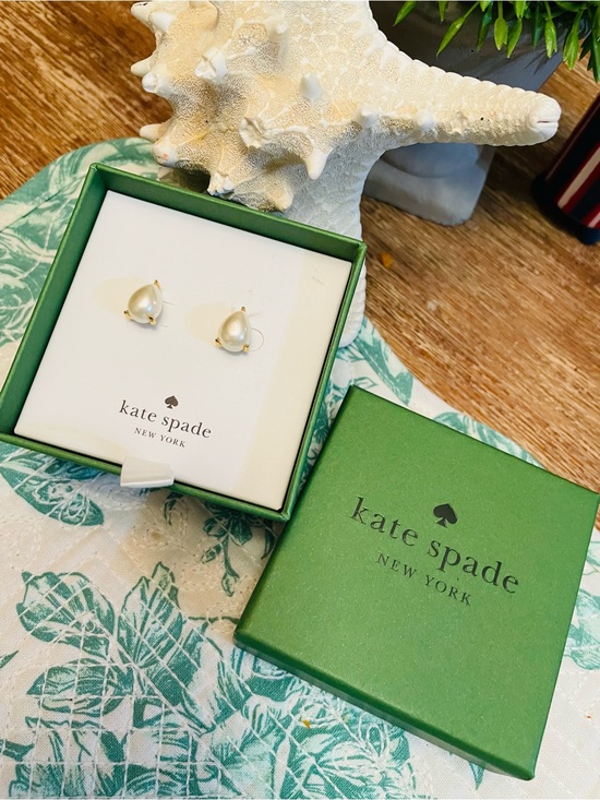 kate spade Jewelry - kate spade Cream Pearl Teardrop Stud Earrings with Gold Accents (Pierced)
